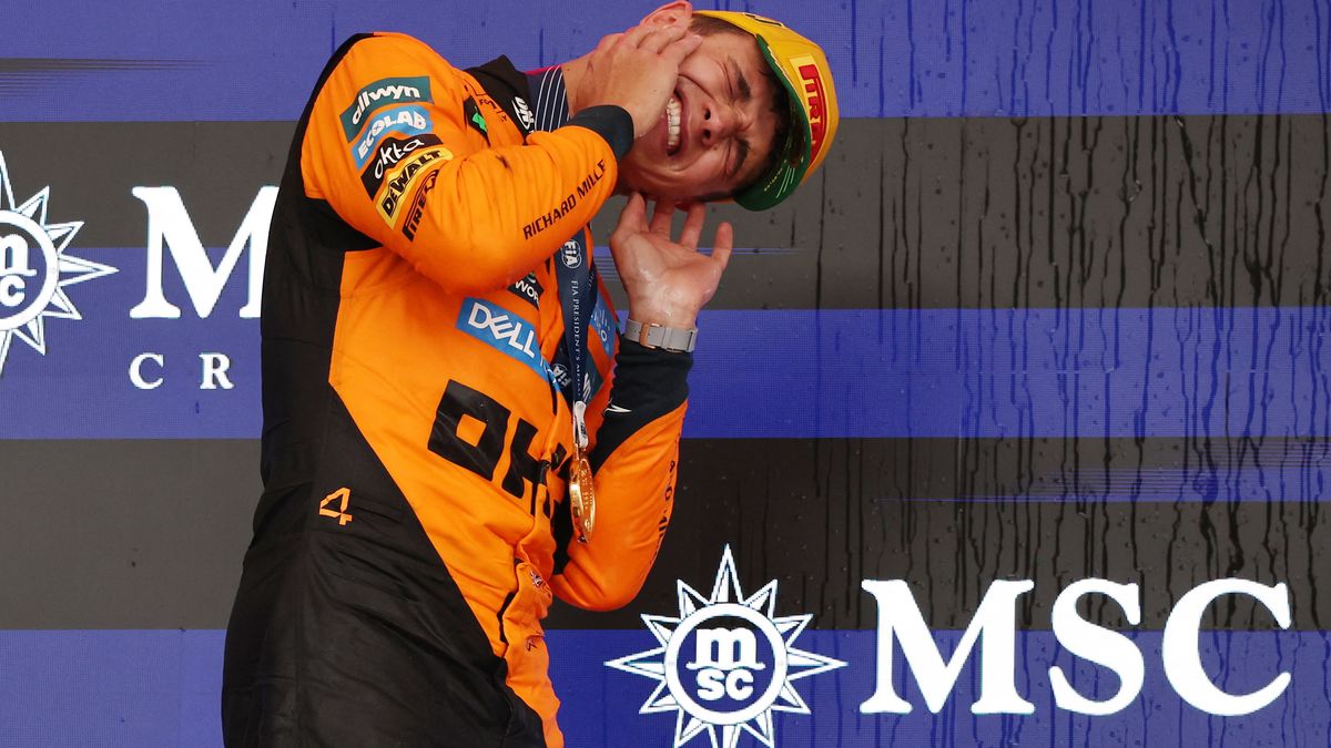 Člen konkurenčního týmu povzbuzoval lidi, aby vypískali Norrise. Stáj nesportovní chování odsoudila